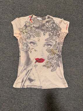 Caché Vintage Y2K Embellished Graphic Face Rhinestone T-Shirt